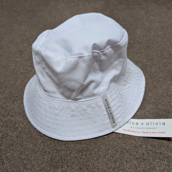 Alice + Olivia Reversible Black White Daisy Floral Womens Bucket Hat New Tags - Picture 3 of 5